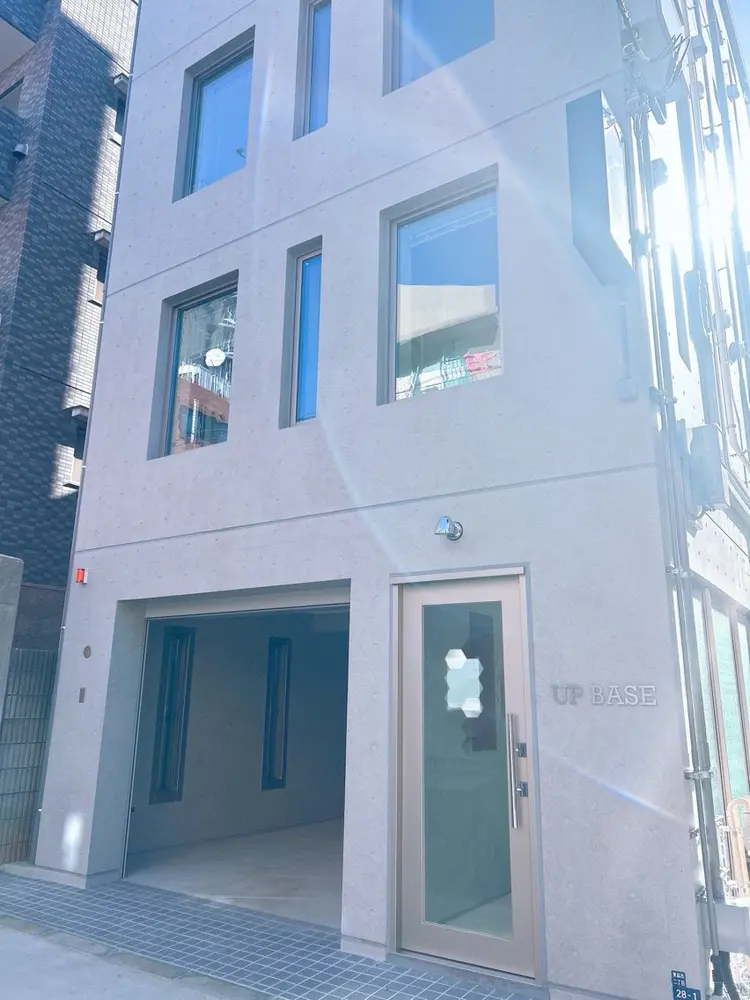 𝑁𝑎𝑖𝑙 𝑆𝑎𝑙𝑜𝑛  𝐿𝑒 𝑝𝑒𝑡𝑖𝑡 𝑐𝑎𝑑𝑒𝑎𝑢の内観・外観2