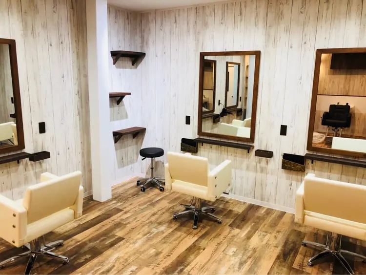 hair  salon  Oscarの内観・外観2