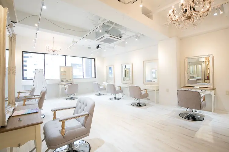 N° uairo【ナンバーユアイロ】の内観・外観1