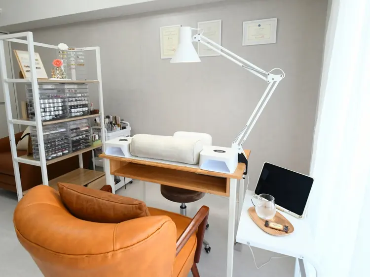 REVIA nailの内観・外観1