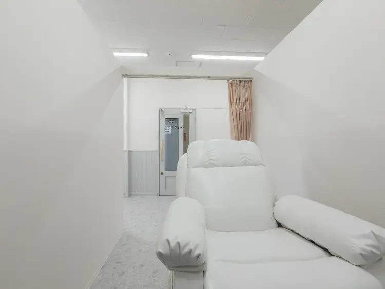 アイラッシュ　まつ毛パーマアイブロウ専門店　repos. 四日市の内観・外観3