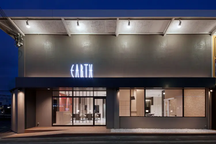 EARTH三木店の内観・外観1