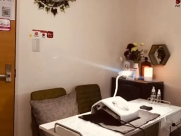 625nailロクニーゴネイルの内観・外観2