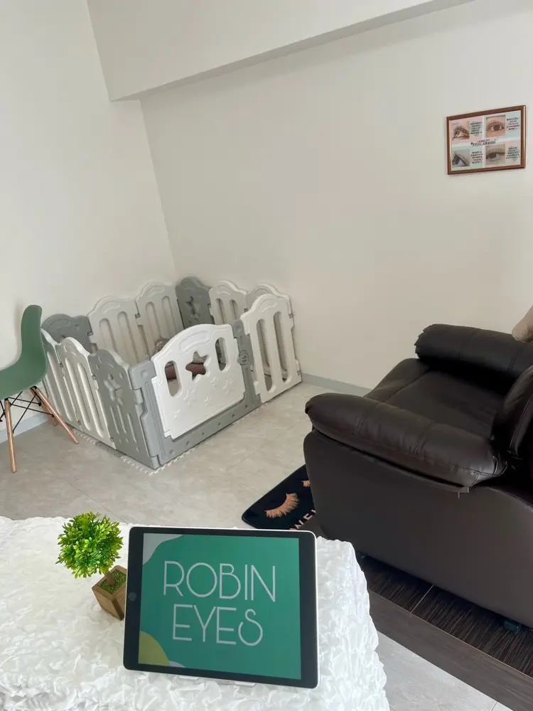 ROBIN EYESの内観・外観2