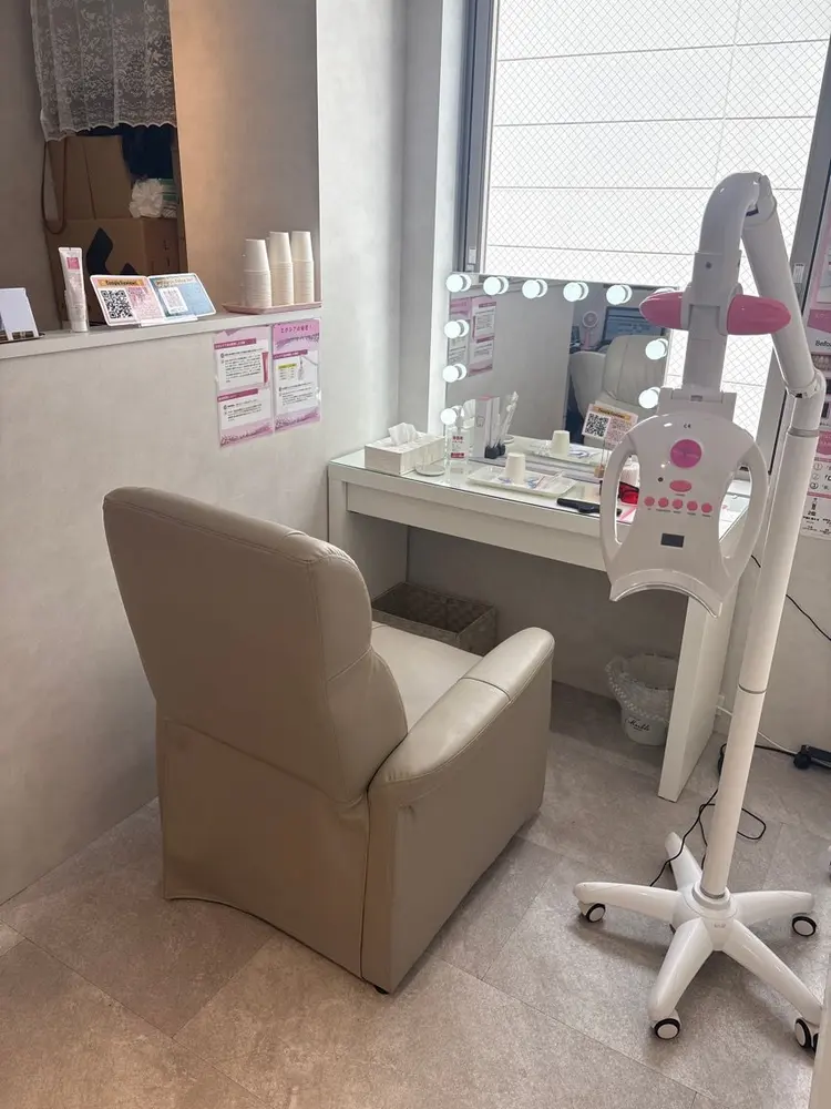 セルフホワイトニング エクシアホワイトニング立川南口店の内観・外観2