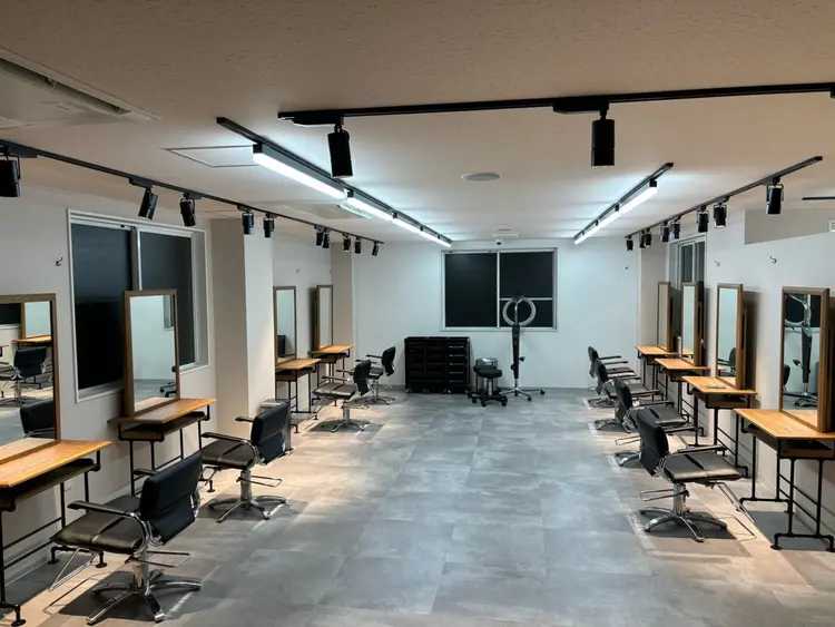 MEN’S SALON Cyf 千葉【メンズサロン シーフ チバ】の内観・外観1