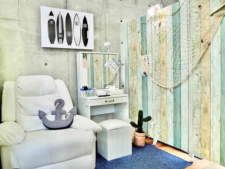 ホワイトニングサロンCREWの内観・外観1