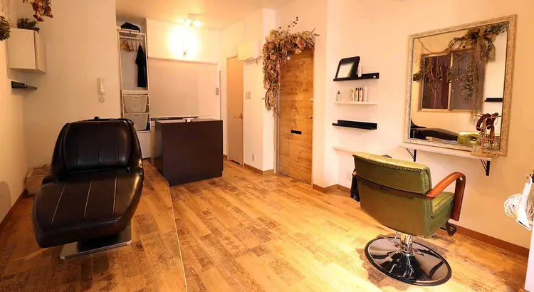 シキオ　ヘアデザインの内観・外観2