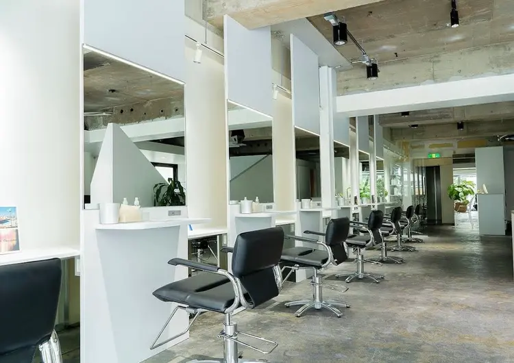 BURROWの内観・外観2