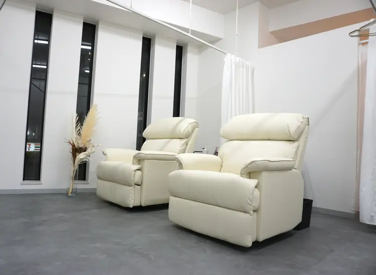 アイブロウサロンLUMICIA. ーTOKYO-池袋西口店【眉毛専門店】の内観・外観1