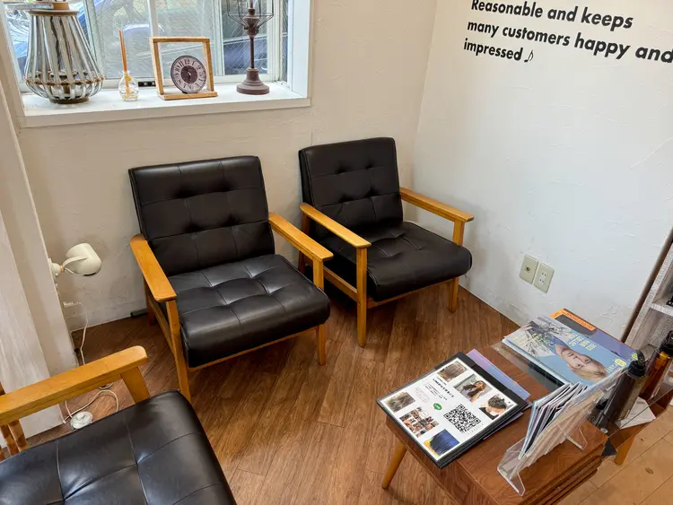 カラーサロンビスカリアの内観・外観2