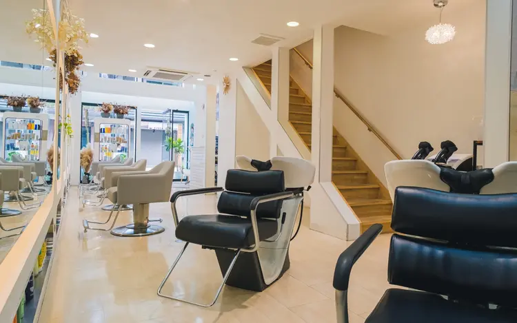 REMの内観・外観2