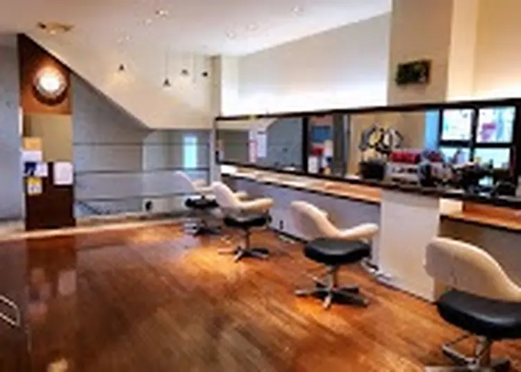 CUT IN HONTENの内観・外観2