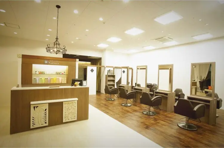 ナトゥーラ滝ノ水店の内観・外観1