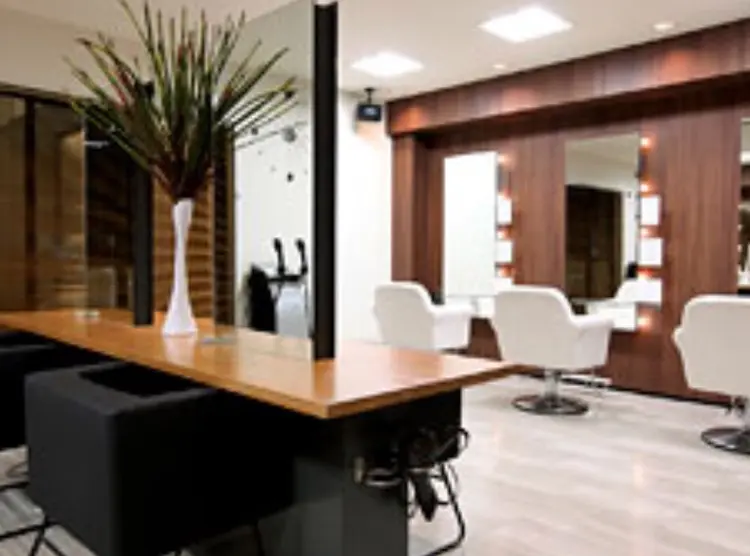 TIARA  本店の内観・外観1