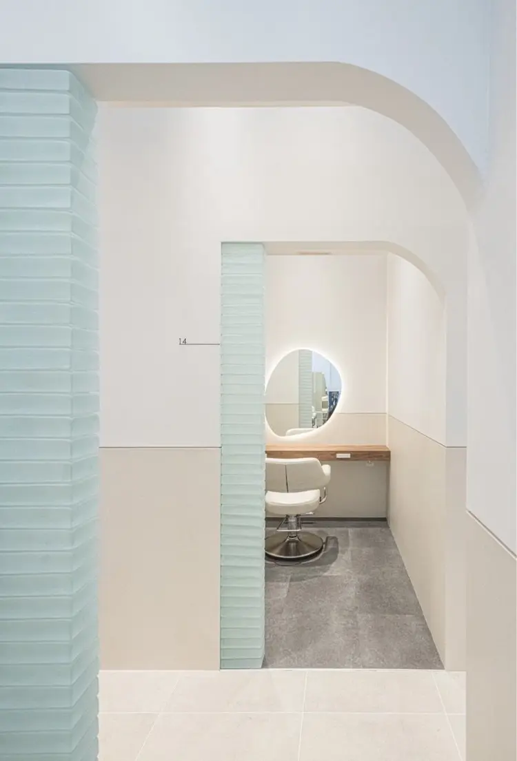 SALOWIN銀座RAYⅡ店の内観・外観2