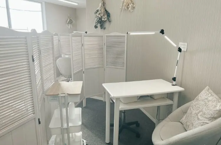nail salon luxの内観・外観2