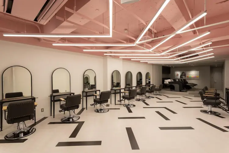 emuの内観・外観2