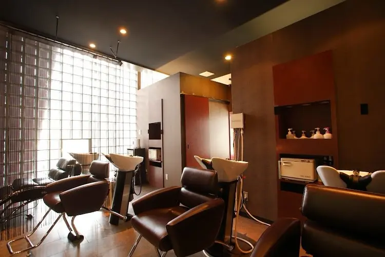 Men's only salonSHIFT薬院店の内観・外観3