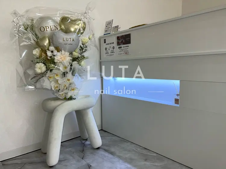 Luta nailの内観・外観1
