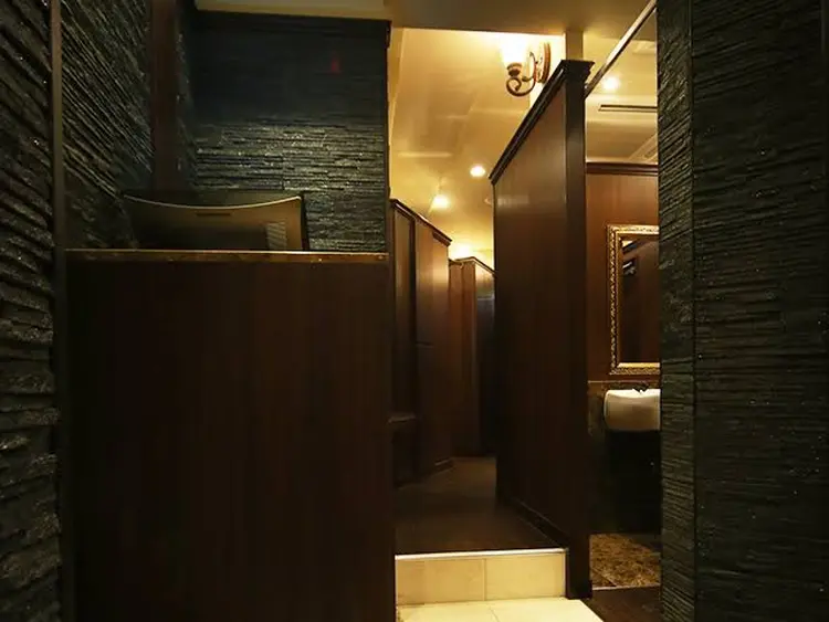 ヒロ銀座ヘアーサロン池袋 サンシャイン通り店の内観・外観2