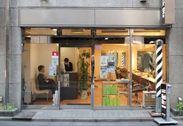 Black Biz新宿西口店の内観・外観2