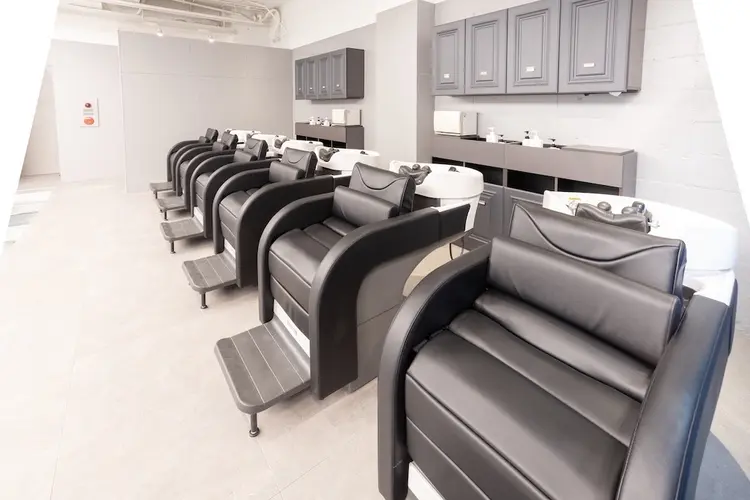 ZEST    POOL店の内観・外観3