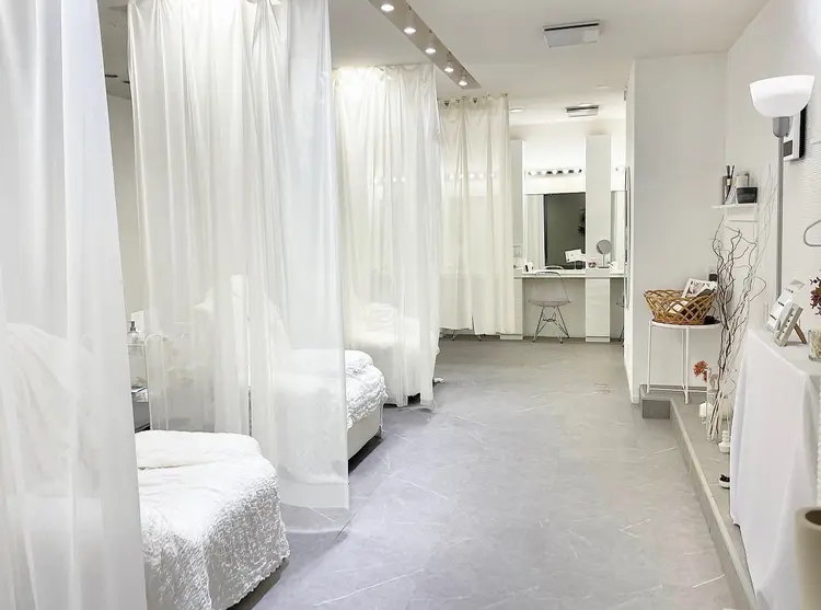 Lucy's Eyelashの内観・外観1