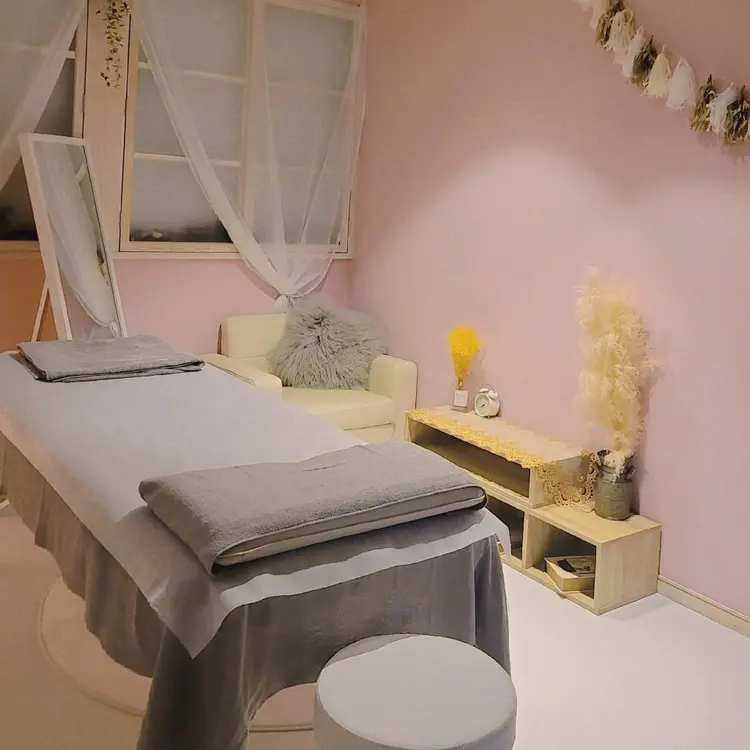 関西初🌿‬アーシングハーブピーリング専門店🏳️‍⚧️ピンクのかべ🪞の内観・外観1