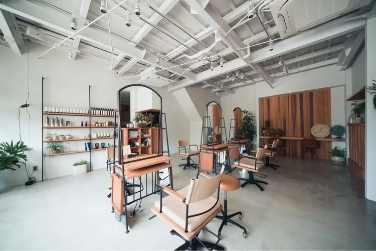 PARAISO南公園店の内観・外観2