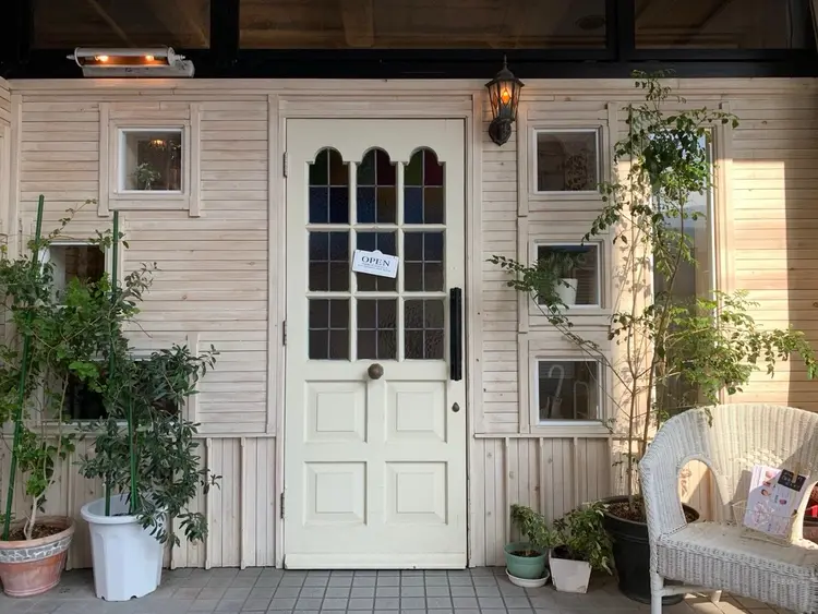 アラモードピンクの内観・外観1