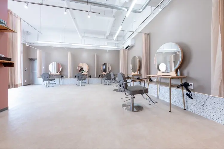 TELA HAIR 岩槻店の内観・外観2