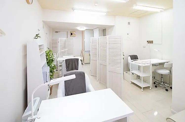 横浜ネイルサロン はぴねすの内観・外観1