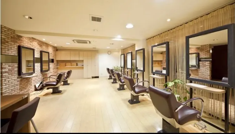 KAZUの内観・外観1