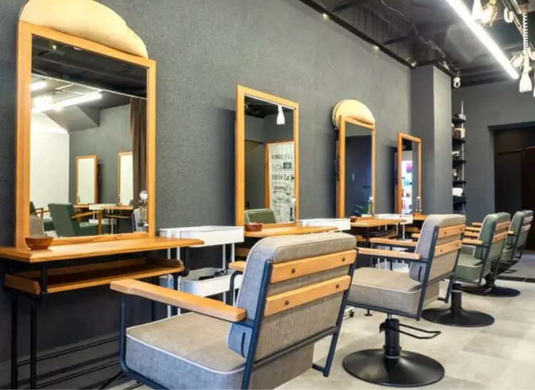 gracias 西宮北口 本店の内観・外観1