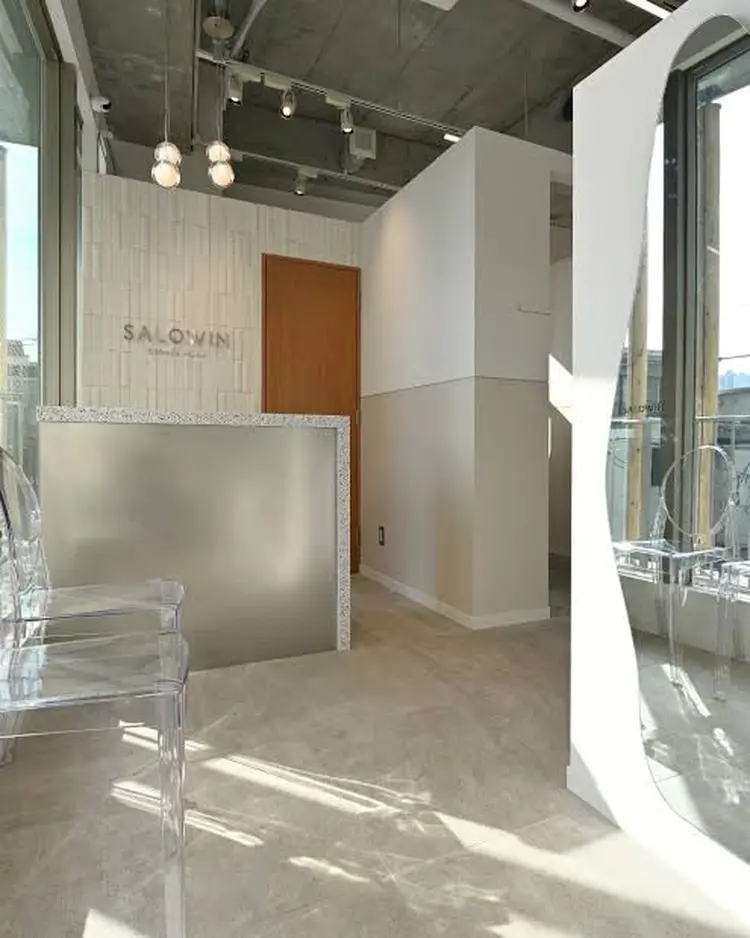 SALOWIN 原宿ALLEY店の内観・外観1
