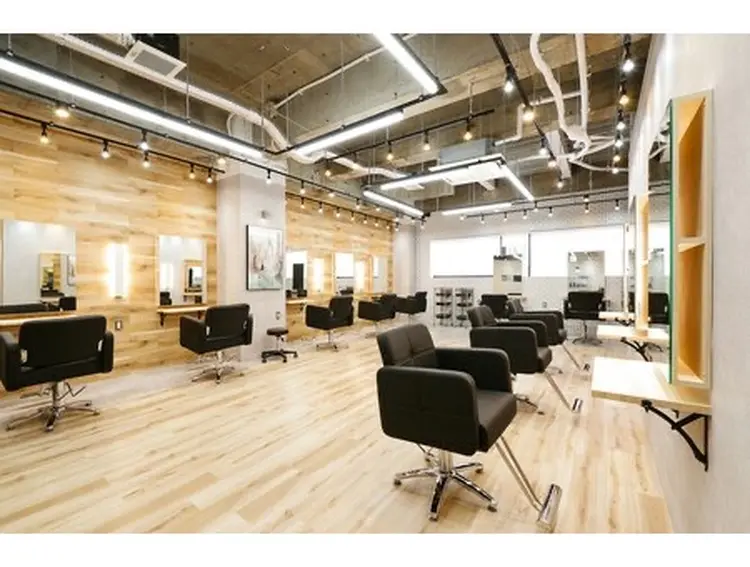 Agu hair miloの内観・外観1