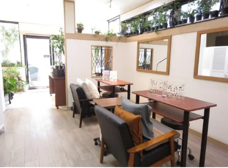 SLASHの内観・外観1