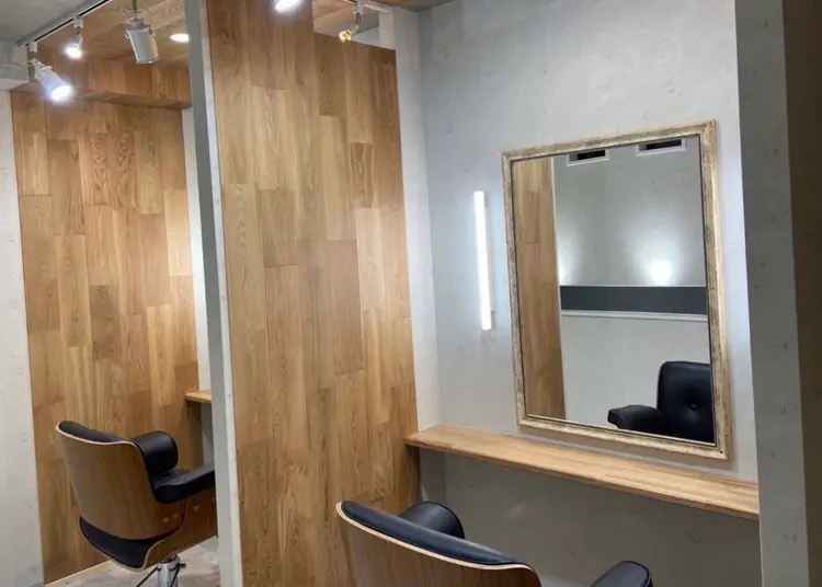 全席半個室　髪質改善美容室　atelier nagano2の内観・外観1