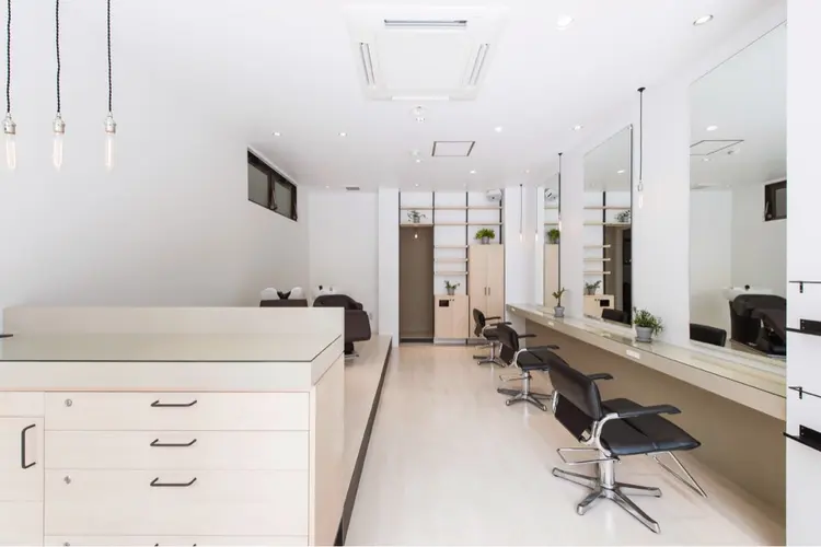 liage越谷店の内観・外観1