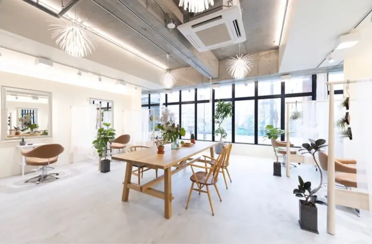 ヘアメイクアンヴィの内観・外観1