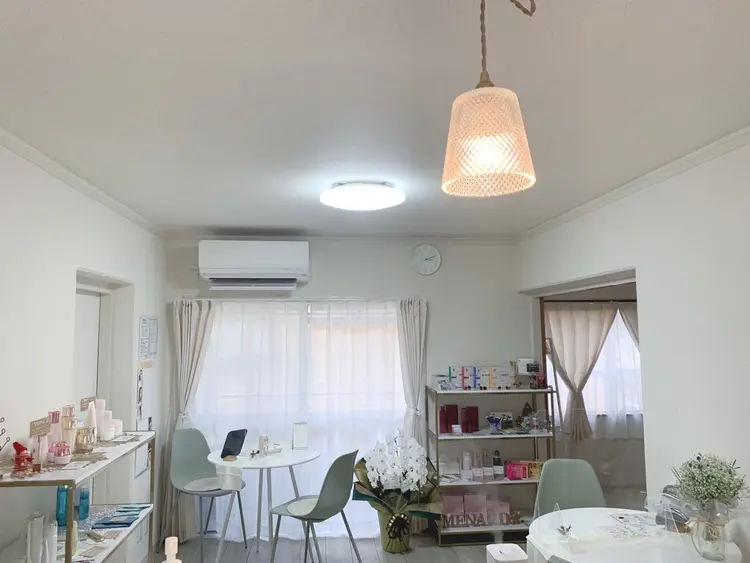 メナードフェイシャルサロン樫原店の内観・外観1