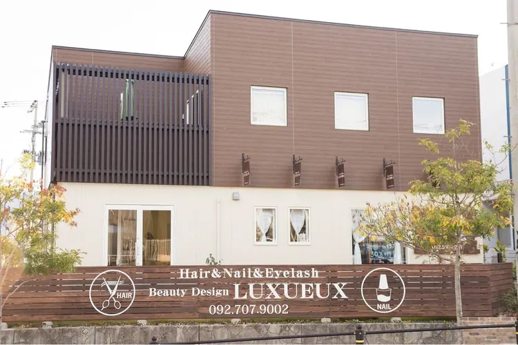 LUXUEUX春日店の内観・外観3