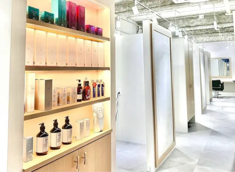 attrait 梅田店の内観・外観2