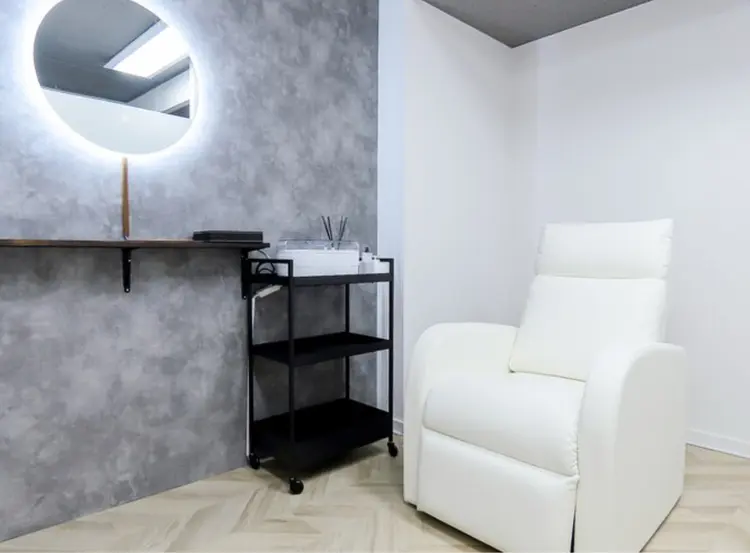 メンズ眉毛サロン  LINOPLUSの内観・外観1