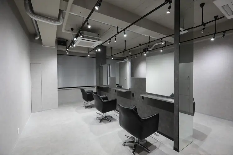 エースヘアーの内観・外観2