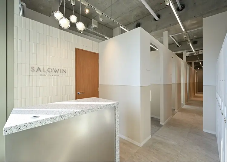 salowin原宿ALLEY店の内観・外観1