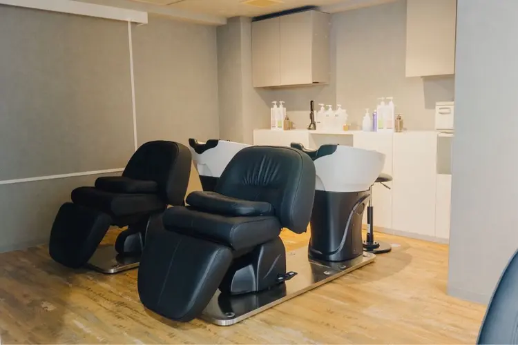 A BY WHOの内観・外観3