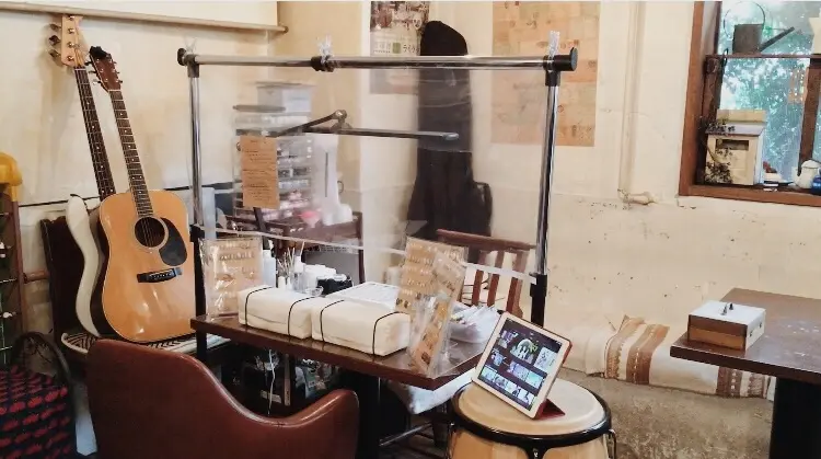 ハナネイルの内観・外観1