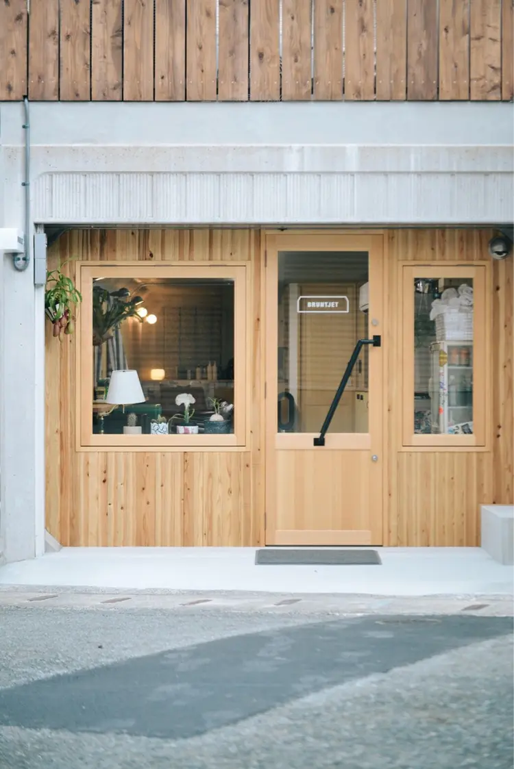 BRUNTJETの内観・外観2